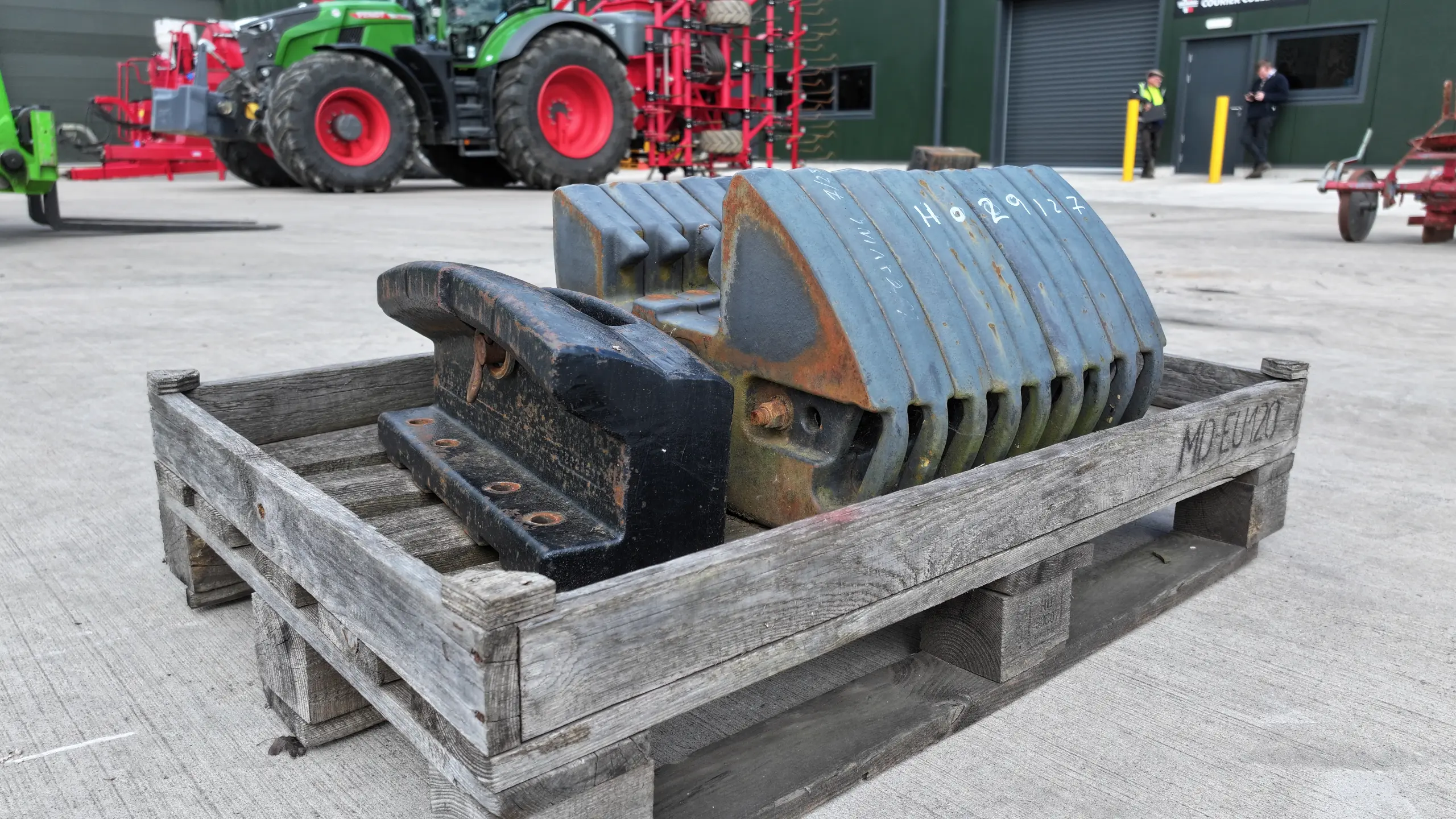 USED MCCORMICK - FRONT WEIGHTS